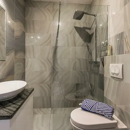 Apartament Rubinowy *